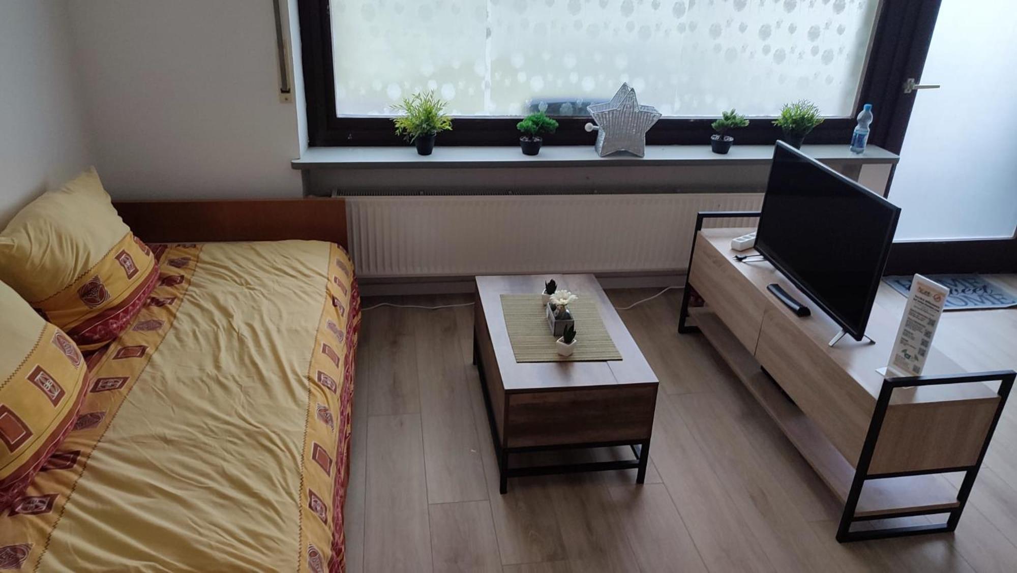 2-5 Bettzimmer Creglingen Buitenkant foto