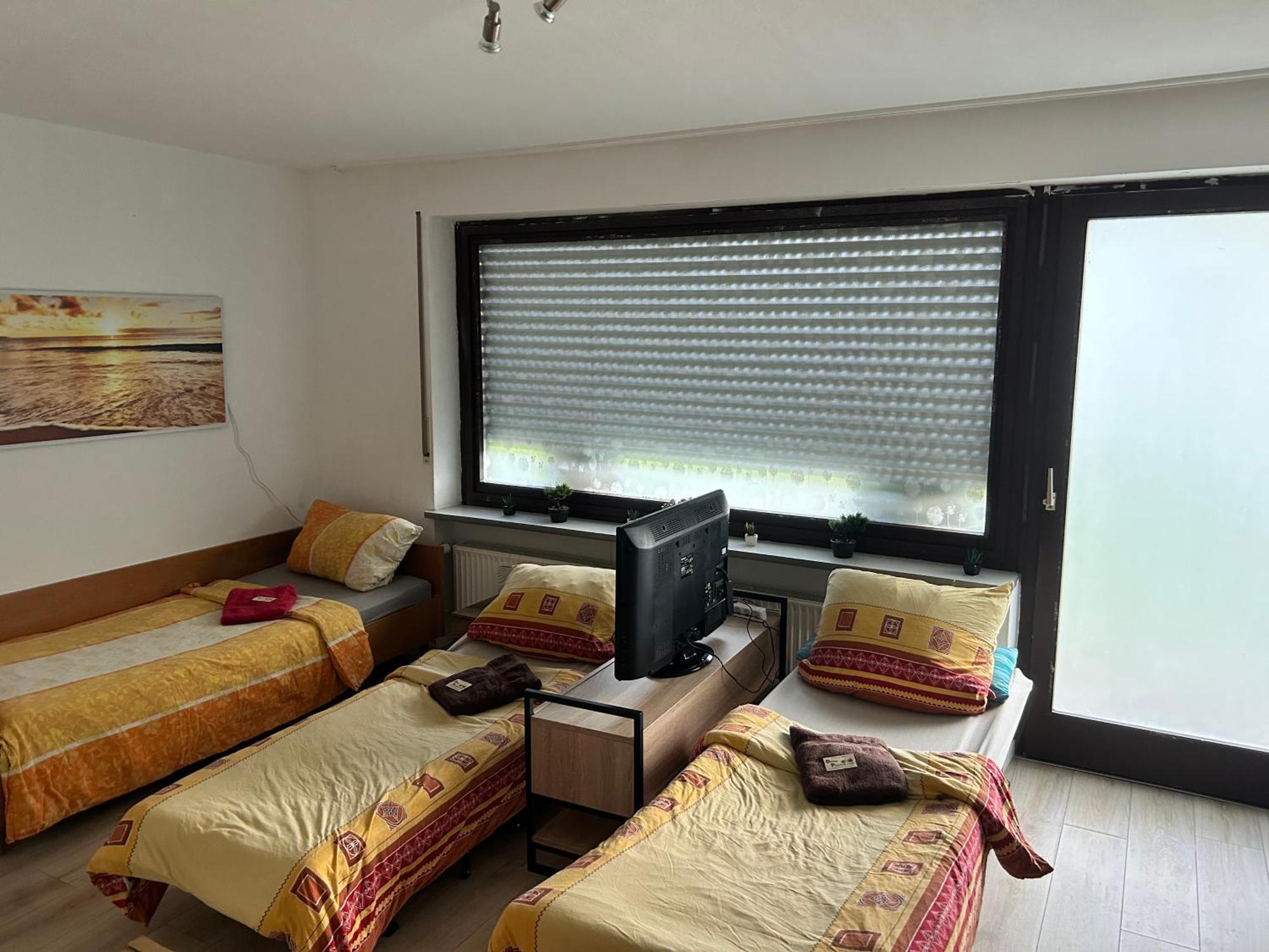 2-5 Bettzimmer Creglingen Buitenkant foto