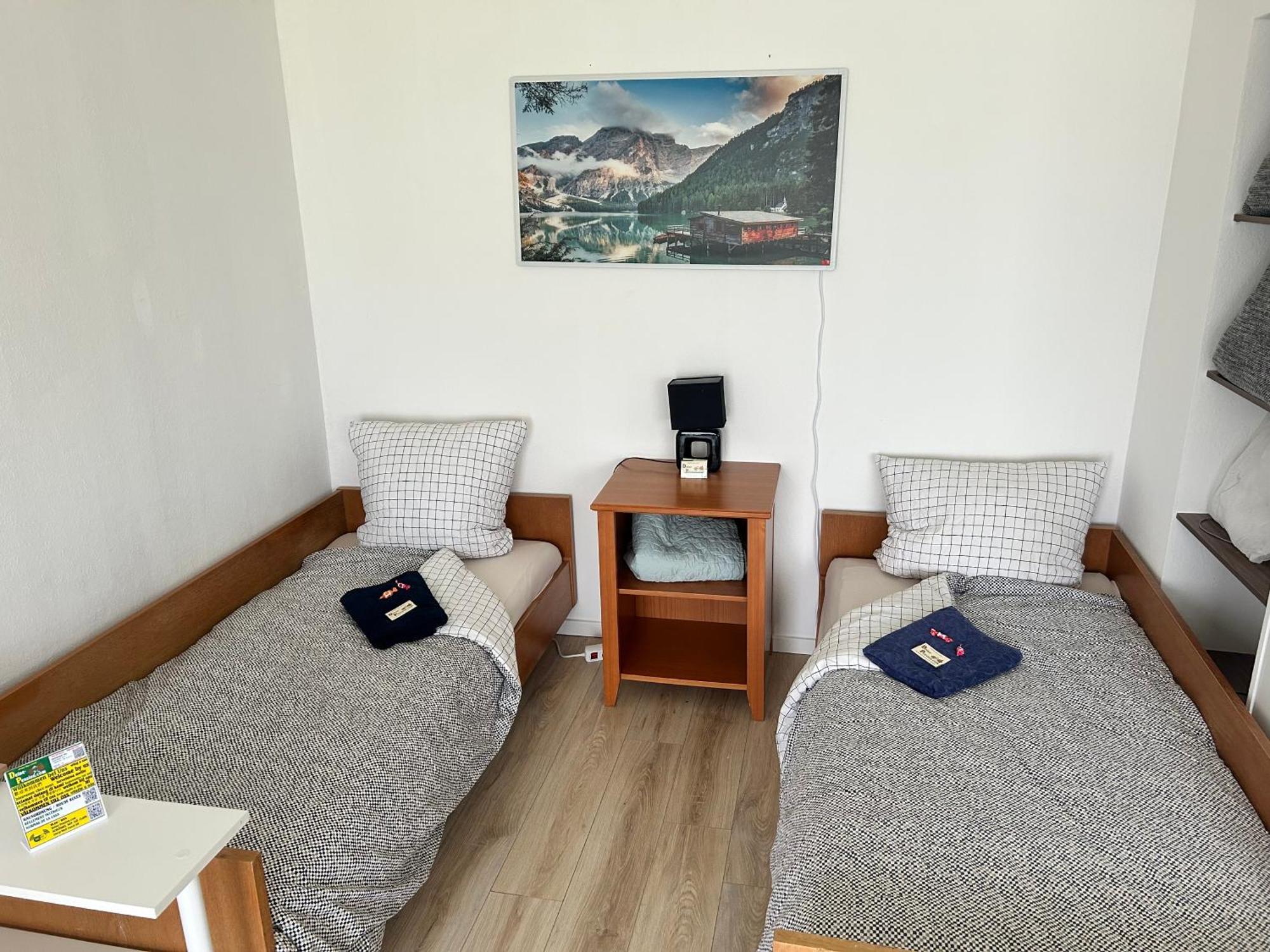 2-5 Bettzimmer Creglingen Buitenkant foto